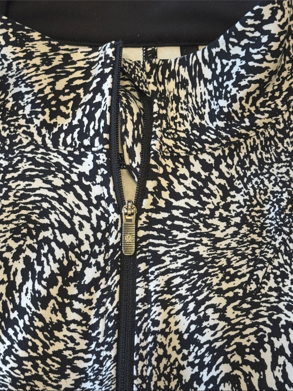 Lululemon Black and White Speckled Two-Piece Active Set - Picture 5 of 7